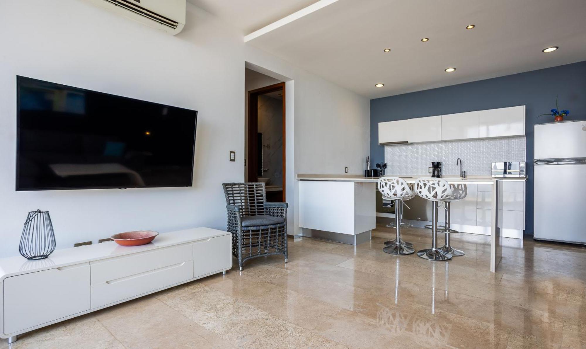Beautiful 2bd 2bth, Ocean Views Apartamento
