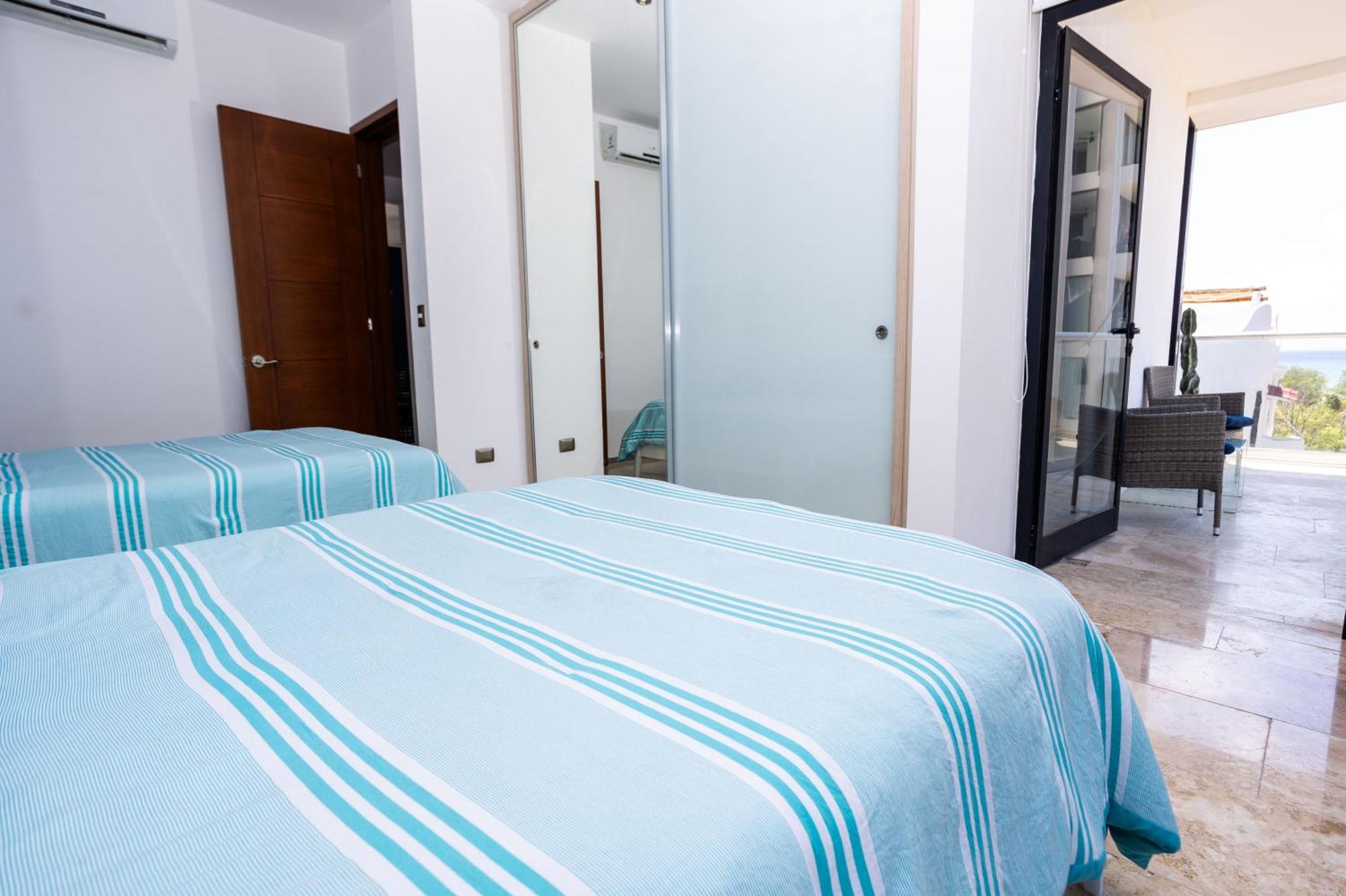Beautiful 2bd 2bth, Ocean Views *