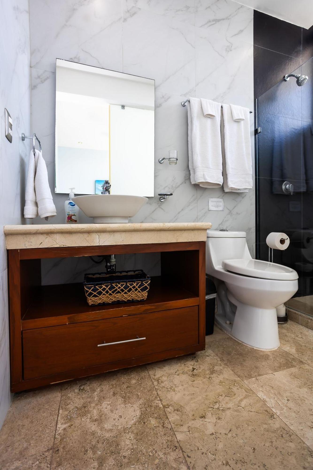 Beautiful 2bd 2bth, Ocean Views Apartamento *